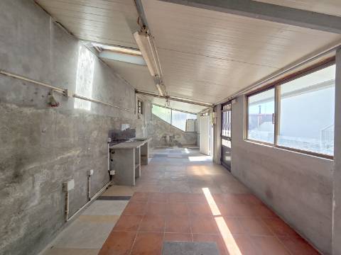 Moradia geminada T4 Em Felgueiras