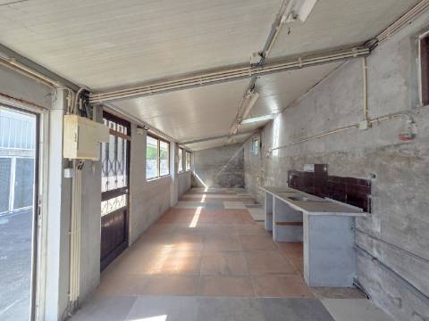 Moradia geminada T4 Em Felgueiras