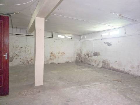 Moradia geminada T4 Em Felgueiras