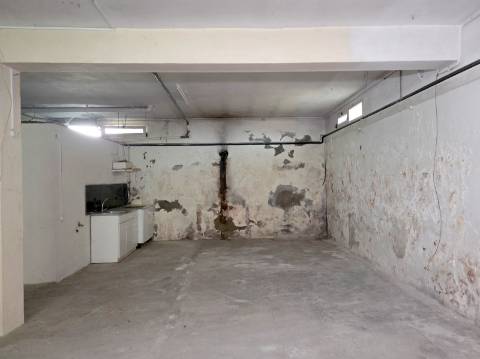 Moradia geminada T4 Em Felgueiras