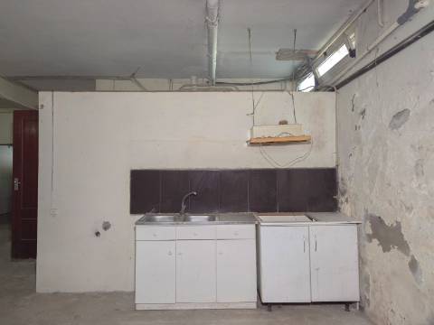 Moradia geminada T4 Em Felgueiras