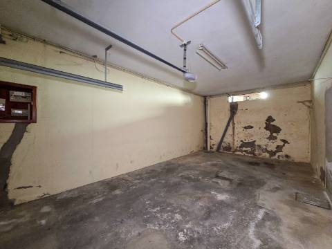 Moradia geminada T4 Em Felgueiras