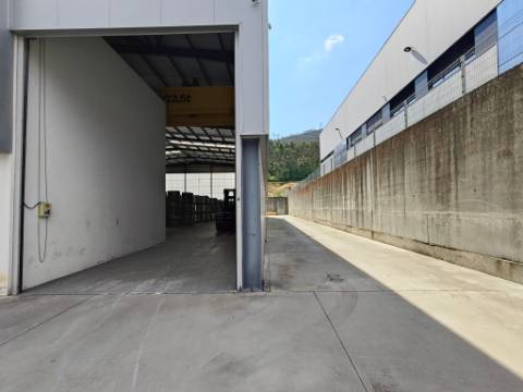 Pavilhão Industrial em Codal