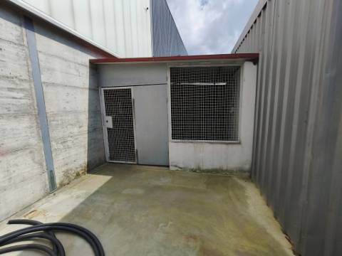 Pavilhão Industrial em Codal
