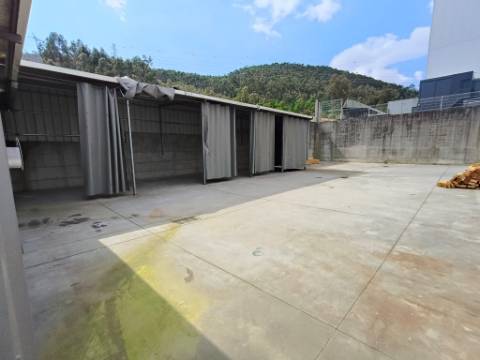 Pavilhão Industrial em Codal