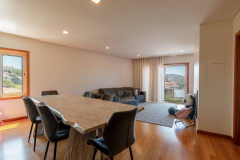Apartamento T3 no Centro de Carregosa