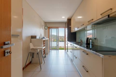 Apartamento T3 no Centro de Carregosa