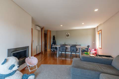 Apartamento T3 no Centro de Carregosa