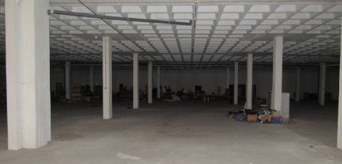 ARMAZÉM INDUSTRIAL - CENTRO QUELUZ