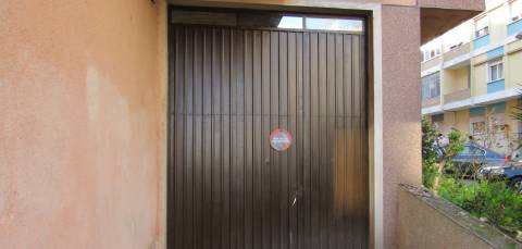 ARMAZÉM INDUSTRIAL - CENTRO QUELUZ