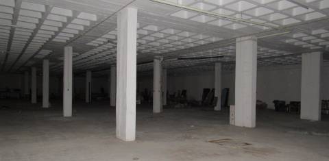 ARMAZÉM INDUSTRIAL - CENTRO QUELUZ