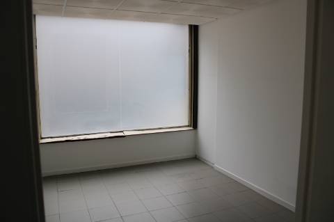 Ampla Loja Comercial no Centro de Sacavém