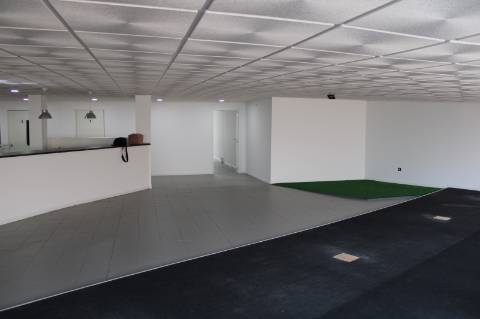 Ampla Loja Comercial no Centro de Sacavém