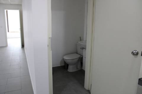 Ampla Loja Comercial no Centro de Sacavém