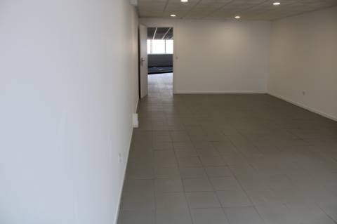 Ampla Loja Comercial no Centro de Sacavém