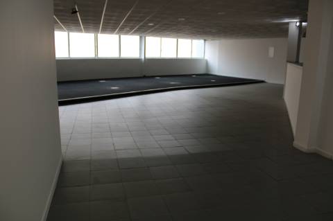 Ampla Loja Comercial no Centro de Sacavém