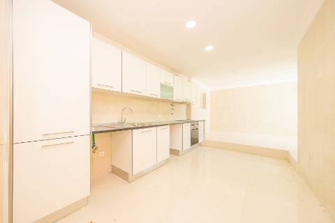 || OPORTUNIDADE INVESTIMENTO | Moradia Bi-Familiar T3 + T2 | TOTALMENTE REMODELADA ||