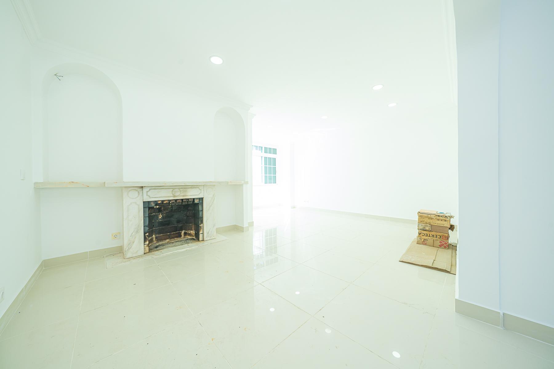 || OPORTUNIDADE INVESTIMENTO | Moradia Bi-Familiar T3 + T2 | TOTALMENTE REMODELADA ||