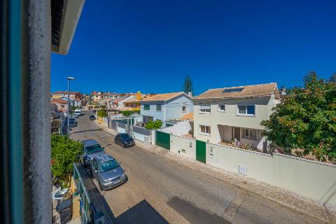 || OPORTUNIDADE INVESTIMENTO | Moradia Bi-Familiar T3 + T2 | TOTALMENTE REMODELADA ||