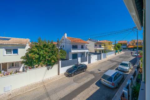 || OPORTUNIDADE INVESTIMENTO | Moradia Bi-Familiar T3 + T2 | TOTALMENTE REMODELADA ||