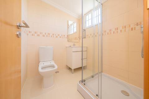 || OPORTUNIDADE INVESTIMENTO | Moradia Bi-Familiar T3 + T2 | TOTALMENTE REMODELADA ||