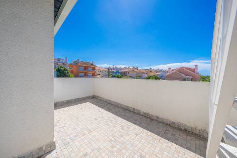 || OPORTUNIDADE INVESTIMENTO | Moradia Bi-Familiar T3 + T2 | TOTALMENTE REMODELADA ||