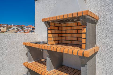 || OPORTUNIDADE INVESTIMENTO | Moradia Bi-Familiar T3 + T2 | TOTALMENTE REMODELADA ||