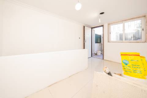 || OPORTUNIDADE INVESTIMENTO | Moradia Bi-Familiar T3 + T2 | TOTALMENTE REMODELADA ||