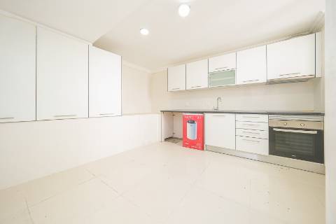 || OPORTUNIDADE INVESTIMENTO | Moradia Bi-Familiar T3 + T2 | TOTALMENTE REMODELADA ||