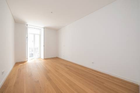 | APARTAMENTO T4 DUPLEX | ZONA RIBEIRINHA | 200 MT RIO SADO |