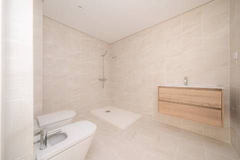 | APARTAMENTO T4 DUPLEX | ZONA RIBEIRINHA | 200 MT RIO SADO |