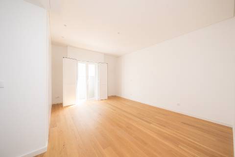 | APARTAMENTO T4 DUPLEX | ZONA RIBEIRINHA | 200 MT RIO SADO |