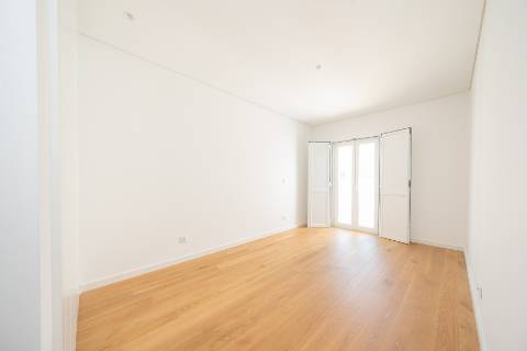 | APARTAMENTO T4 DUPLEX | ZONA RIBEIRINHA | 200 MT RIO SADO |