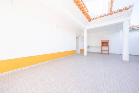 MORADIA T3+1 RENOVADA | VISTA MAR | PRAIA | SURF | NATUREZA