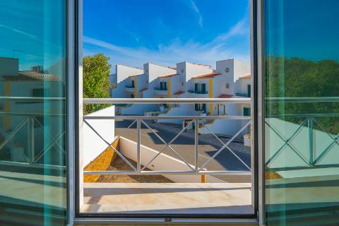 MORADIA T3+1 RENOVADA | VISTA MAR | PRAIA | SURF | NATUREZA