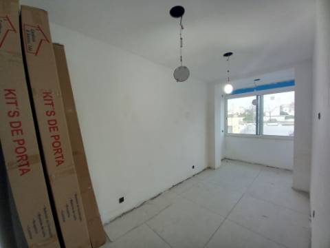 OPORTUNIDADE! T4 TOTALMENTE REMODELADO | EXCELENTE INVESTIMENTO