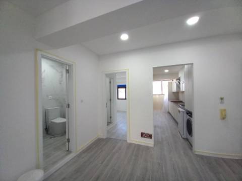 T3 DUPLEX TOTALMENTE REMODELADO | 300M DA PRAIA | COSTA DA CAPARICA