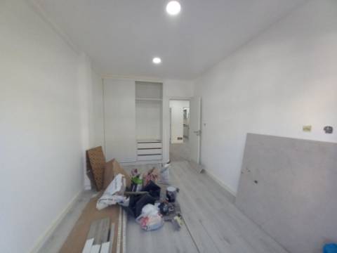 T3 DUPLEX TOTALMENTE REMODELADO | 300M DA PRAIA | COSTA DA CAPARICA