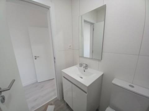 T3 DUPLEX TOTALMENTE REMODELADO | 300M DA PRAIA | COSTA DA CAPARICA