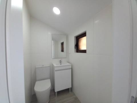 T3 DUPLEX TOTALMENTE REMODELADO | 300M DA PRAIA | COSTA DA CAPARICA