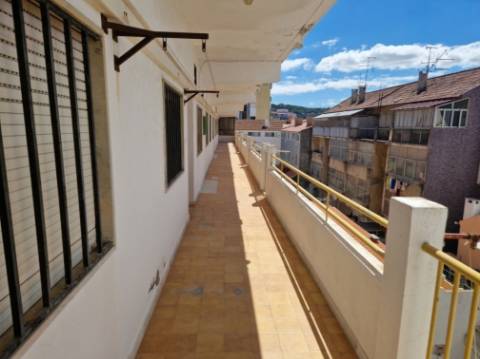 T3 DUPLEX TOTALMENTE REMODELADO | 300M DA PRAIA | COSTA DA CAPARICA