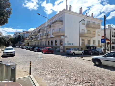 T3 DUPLEX TOTALMENTE REMODELADO | 300M DA PRAIA | COSTA DA CAPARICA