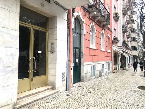 || RENOVADO | Apartamento T1 NO CENTRO LISBOA ||