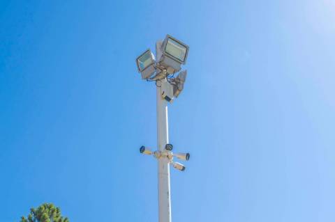 Moradia T5 em U na Aroeira com Conforto e Elegância Excecional