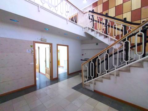 || LOJA 3 PISOS || 208 M2 || CENTRO DO BARREIRO ||