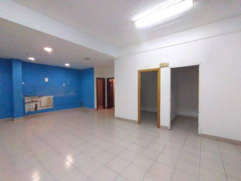 || LOJA 3 PISOS || 208 M2 || CENTRO DO BARREIRO ||