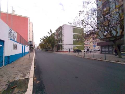 || LOJA 3 PISOS || 208 M2 || CENTRO DO BARREIRO ||