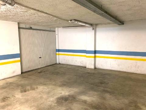 || GARAGEM FECHADA | Colinas São Francisco Xavier ||