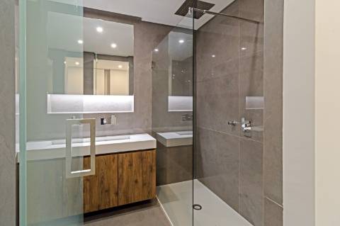 Apartamento de Luxo T3 em Carcavelos: Conforto, Design e Localização Privilegiada