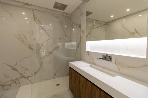 Apartamento de Luxo T3 em Carcavelos: Conforto, Design e Localização Privilegiada